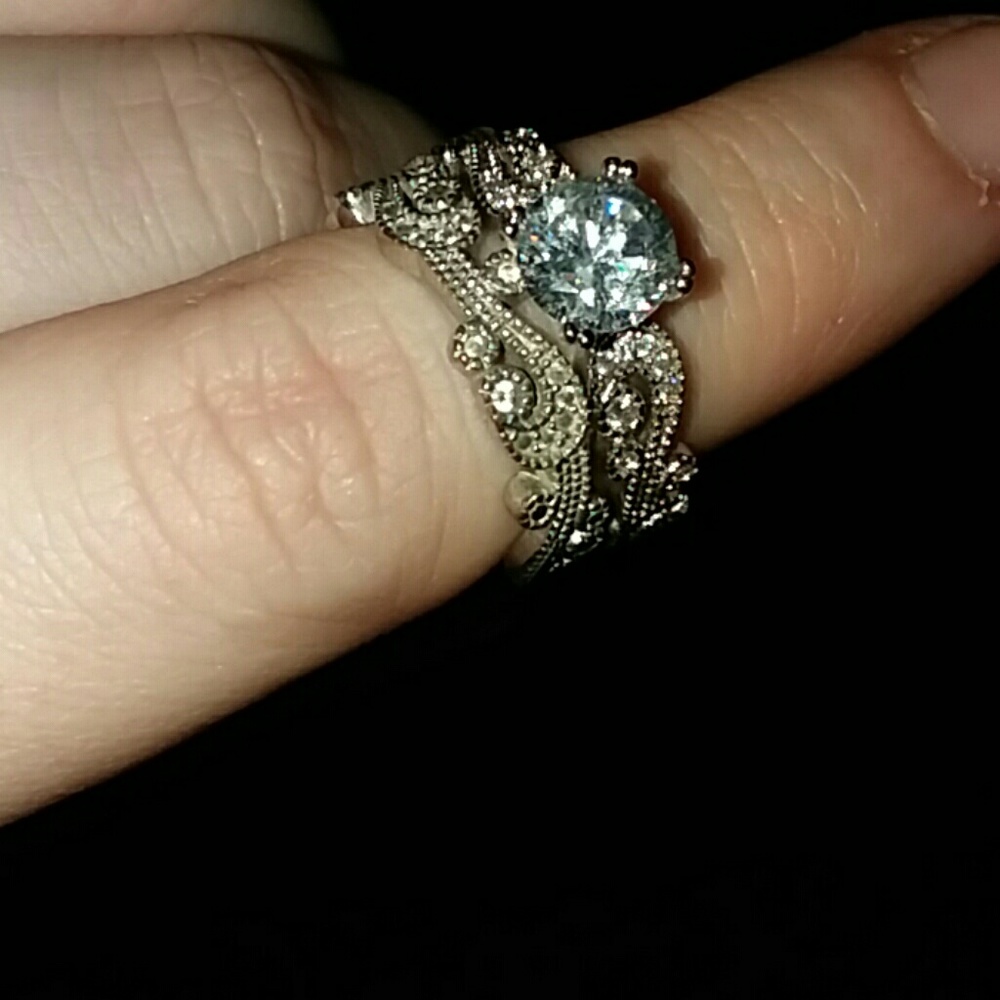 Gorgeous white sapphire  ring
